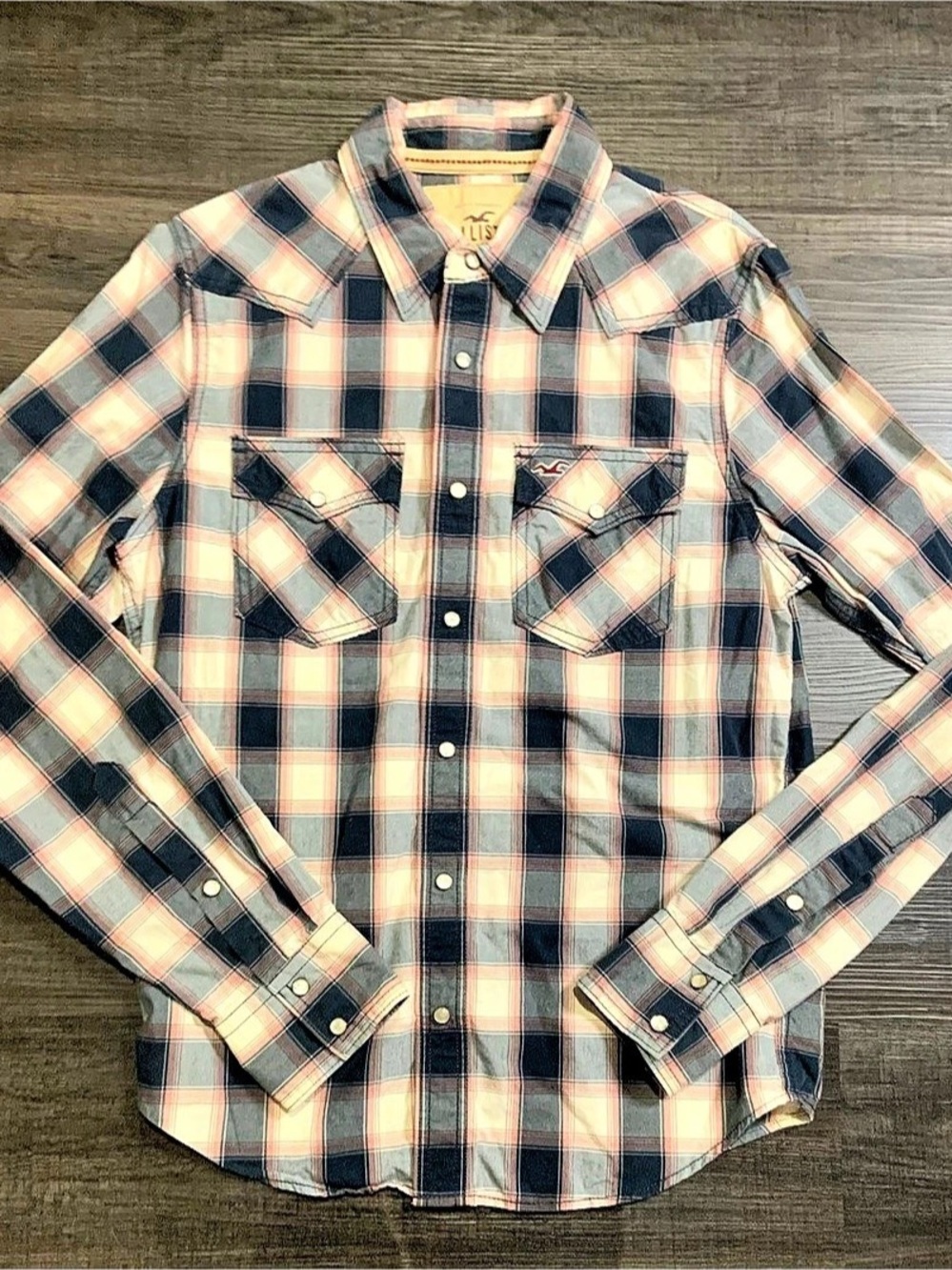 Hollister Plaid Snap-Front Shirt in Blue & Pink Size Medium